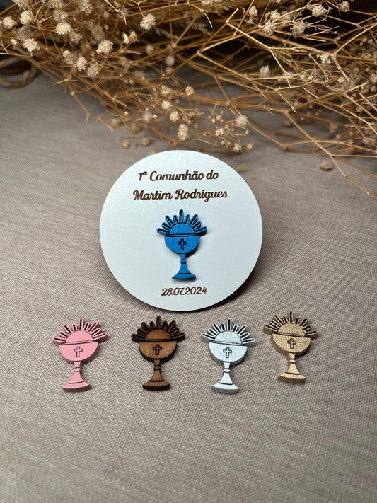 Círculo com Símbolos (Pomba, Cálice ou JHS)