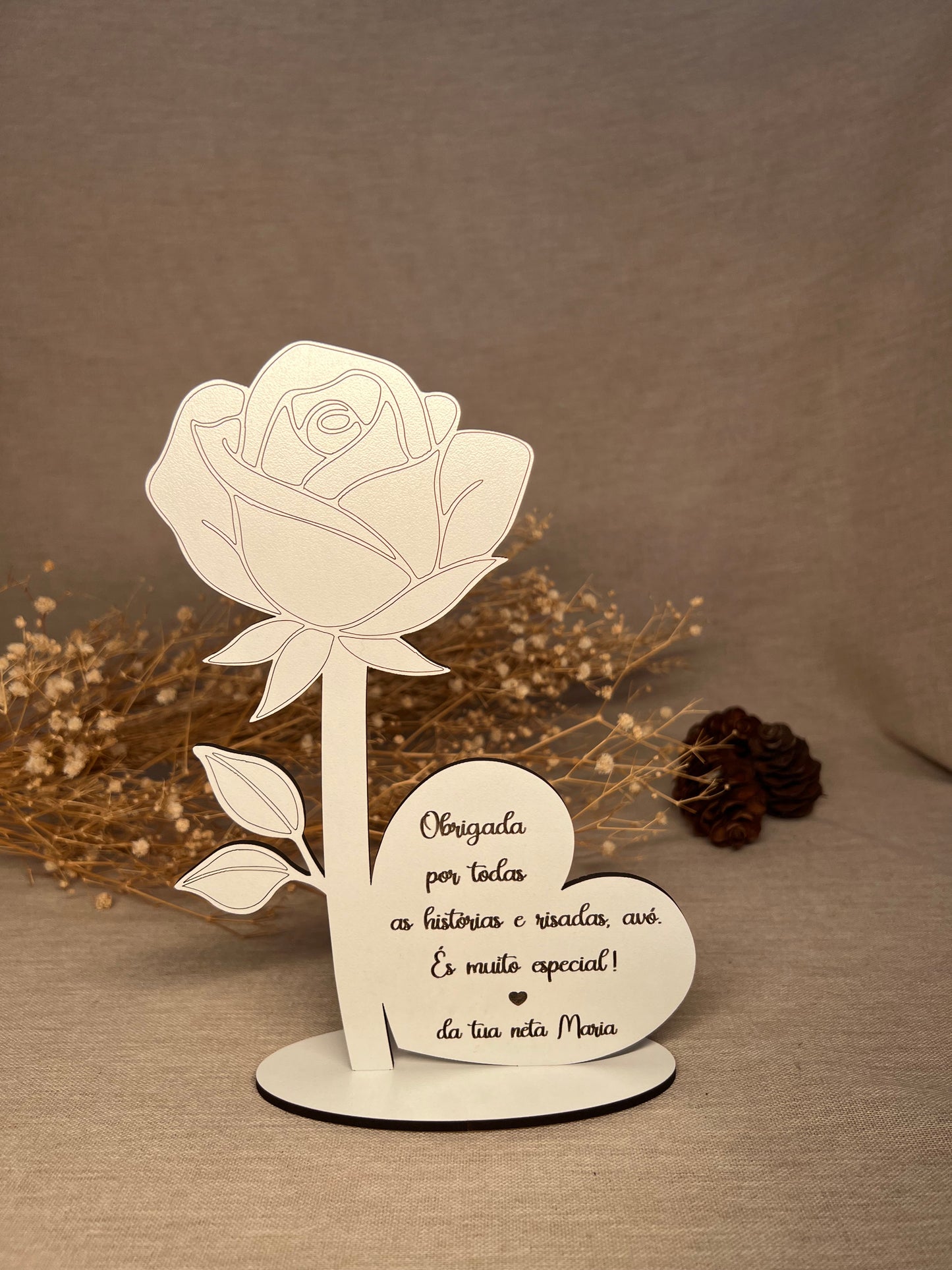 Rosa com Coração e Dedicatória Gravada